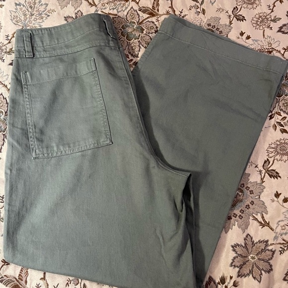Army Green Wide Leg Khakis Size 12 - Picture 3 of 4
